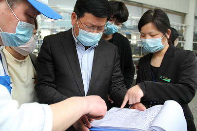 校領(lǐng)導(dǎo)深入學(xué)生食堂開展食品衛(wèi)生安全專項檢查